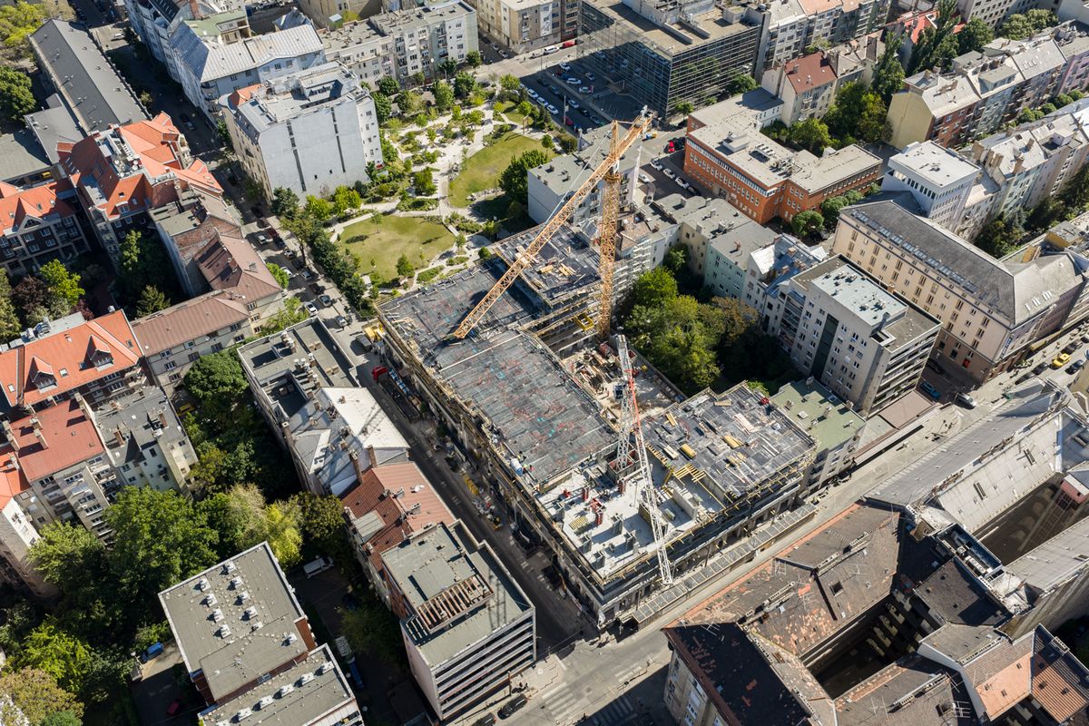 Lakóépület, kivitelezés alatt
